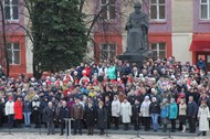 Почти две тысячи  новооскольцев исполнили гимн района в День народного единства