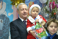 Александр Скляров поздравил жителей Чернянского района с наступающими праздниками и подвёл итоги года