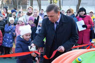 Олег Михайлов принял участие в открытии спортивно-игрового детского комплекса в Губкине