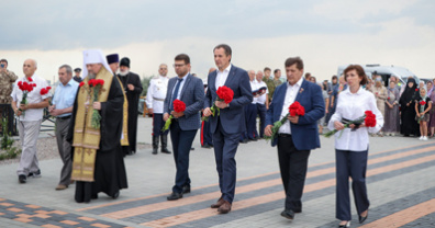 В память об освободителях в Белгороде освятили обновлённый поклонный Крест-памятник 