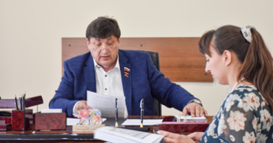 От личных проблем до социально значимых вопросов: Юрий Клепиков провел приём граждан в Белгороде